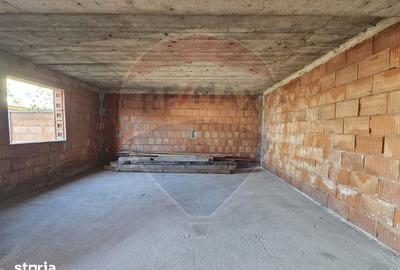 Casă cu 8 camere cu Teren 350 Mp în Central - 8