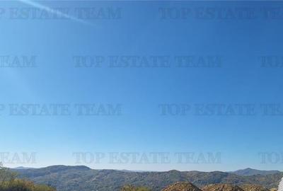 Teren de , 1500 mp, platou montan, cu toate utilitatile, zo - 6