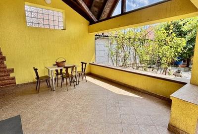 Casa individuala - zona Calea Dumbravii - 2 intrari separate - 6