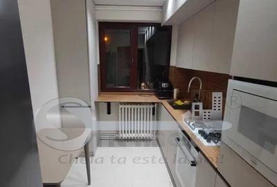 Apartament cu 3 camere decomandat în Podul de Piatră - 2