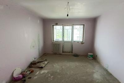 Apartament 2 semi, etajul 3 din 4, zona Tic Tac