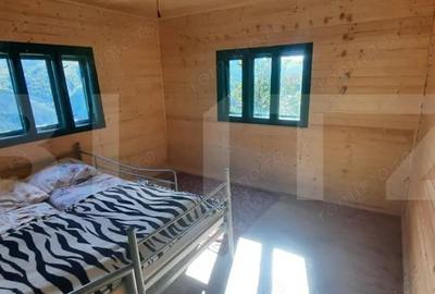 Casă cu Teren 1000 Mp în Șugag - 3