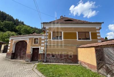 Casă individuală cu 3 camere cu Canalizare în Tilișca