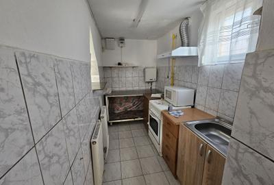 Spațiu comercial, de 50 mp, în Central - 4