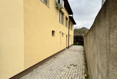 Casă cu 5 camere cu Teren 1310 Mp în Central - 4