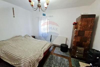 Casă cu 7 camere cu Garaj în Zănești - 12