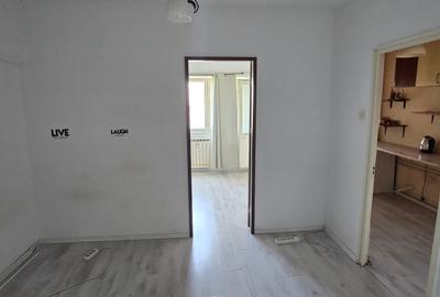 Garsonieră decomandată în Central - 16