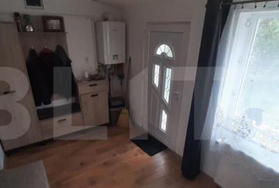 Apartament de vanzare, la casa, cu 2 camere, 66 mp, zona Laz - 1