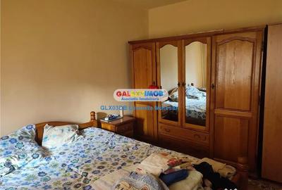 Apartament cu 2 camere decomandat în Micro 3 - 8