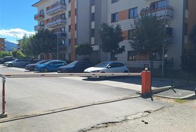 Apartament cu 2 camere decomandat, mobilat în Tractorul - 11