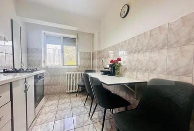 Apartament cu 4 camere semidecomandat în Calea Aradului