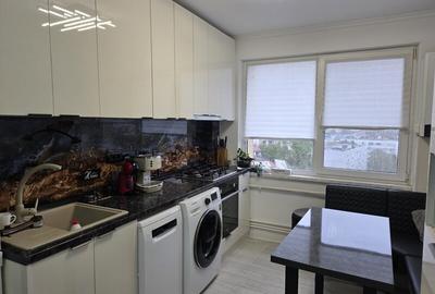 Apartament cu 3 camere semidecomandat, mobilat în 1 Decembrie 1918 - 2