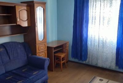 Garsonieră decomandată în Titan