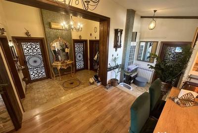 Apartament cu 4 camere decomandat în Peninsula