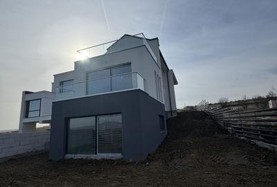 Casă cu 6 camere cu Teren 479 Mp în Central - 10