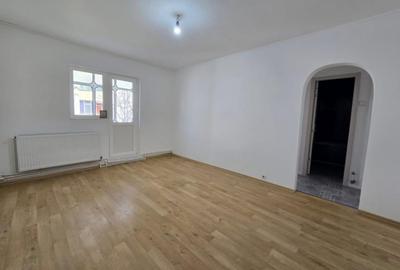 Apartament cu 2 camere semidecomandat în Alexandru cel Bun