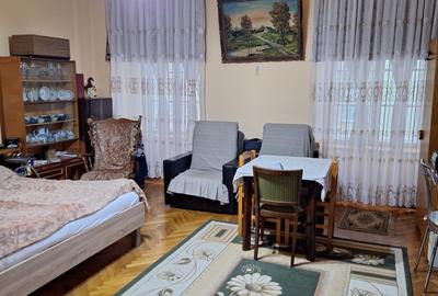 Piata Libertatii,ap 2 cam semidecomandat,s-55 mp,parter/2,p.137.000 euro - 2