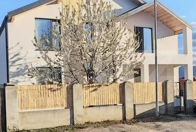 Casă individuală cu 5 camere cu Canalizare în Hărman - 2