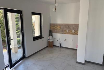 Spațiu comercial, de 60 mp, în Central - 7