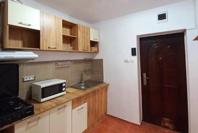 Inchiriez garsoniera - 2