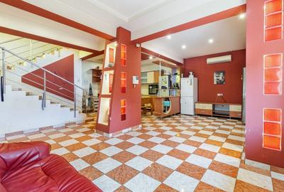 Casa cu curte | Potential pentru rezidenta sau afacere| Aparatorii Patriei - 4