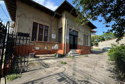 Casă individuală cu 7 camere cu Canalizare în Ultracentral - 1