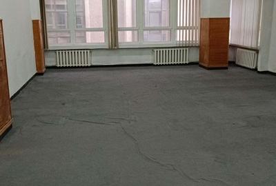 Spațiu comercial, de 480 mp, în Central - 9
