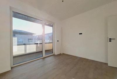 3 camere.Pe doua niveluri.Luminos.Spatios - 1