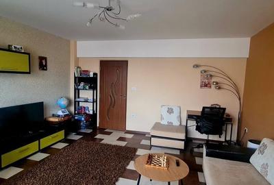 Apartament cu 3 camere decomandat în Central - 1