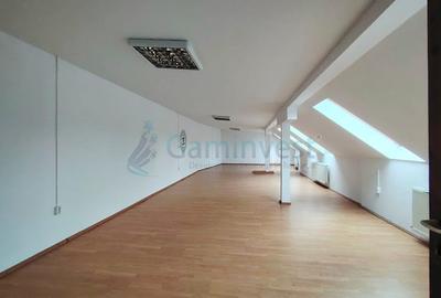 Spațiu comercial, de 382 mp, în Central - 15