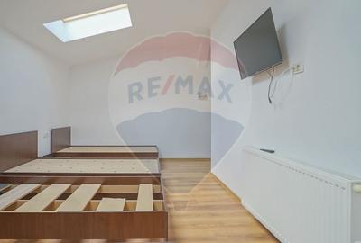 Casă cu 10 camere cu Teren 340 Mp în Florilor - 32