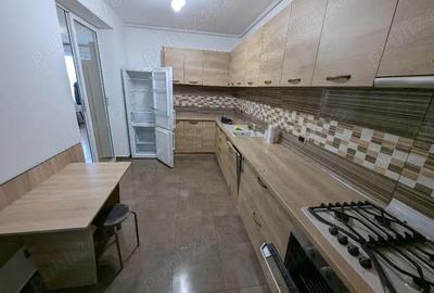 Apartament cu 2 camere decomandat în Tractorul - 2