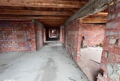 Casă cu Teren 3730 Mp în Stremț - 7