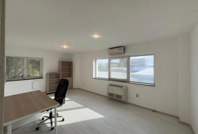 Spațiu comercial, de 1,000 mp, în Baza 3 - 6