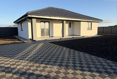 Casă cu 4 camere cu Teren 500 Mp în Sânpetru - 2