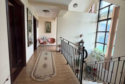 Casă cu 4 camere în Șerbănești - 12