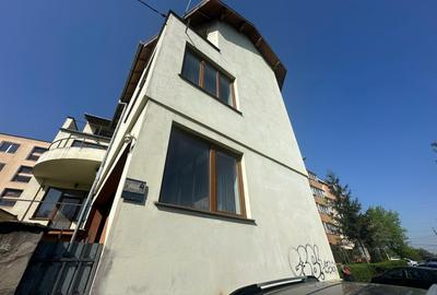 Casă individuală cu 8 camere cu Canalizare în Craiter - 2