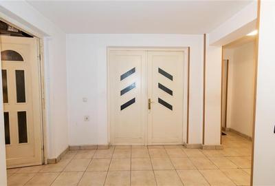 Resedinta cu atmosfera familiara,peisaj imersiv,amplasare premium,Zarnesti,Braso - 10