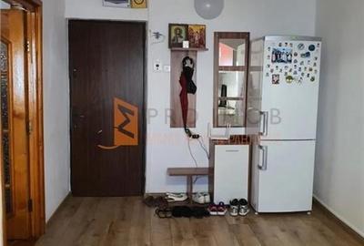 Apartament 3 camere cf 1  decomandat zona Micro 3 - 6