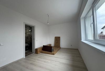 Casă individuală cu 3 camere cu Canalizare în Sânpetru - 3