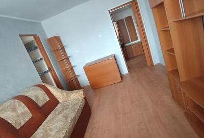 Apartament cu 3 camere semidecomandat în Central - 2
