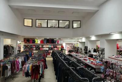Spațiu comercial, de 1,200 mp, în Central - 10