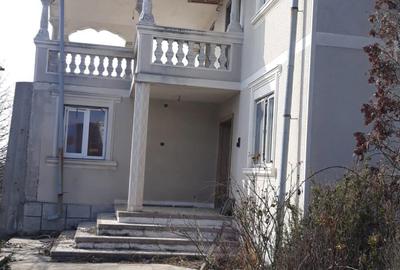 Casă în Dealu - 4