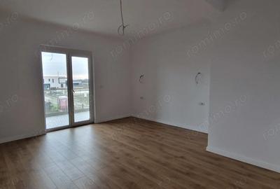 Casă cu 5 camere cu Teren 365 Mp în Covaci - 4