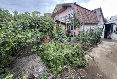 Casa de vanzare in Sibiu -  4 camere, curte, acces auto - 3