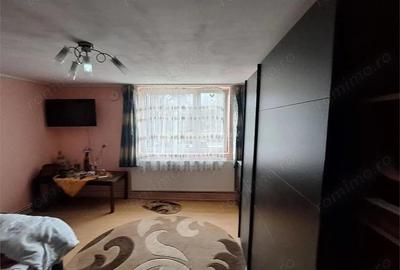 Casă cu 3 camere cu Teren 150 Mp în Central - 2