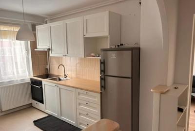 Apartament cu 2 camere decomandat în Astra - 2