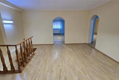 Spațiu comercial, de 65 mp, în Central - 2