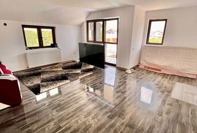 Casă cu 4 camere cu Canalizare în Central - 13