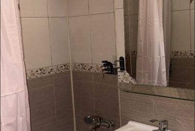 Garsonieră decomandată în Decebal